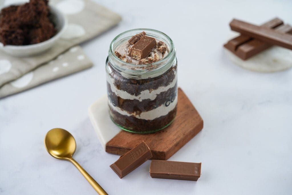 Kitkat Chocolate Dessert Jar Cake
