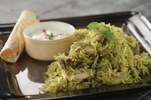 Green Mirchi Chicken Biryani Family