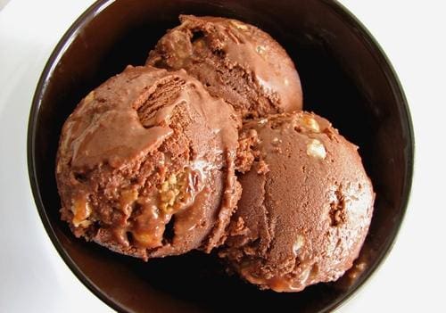 Chocolate Almond Fudge