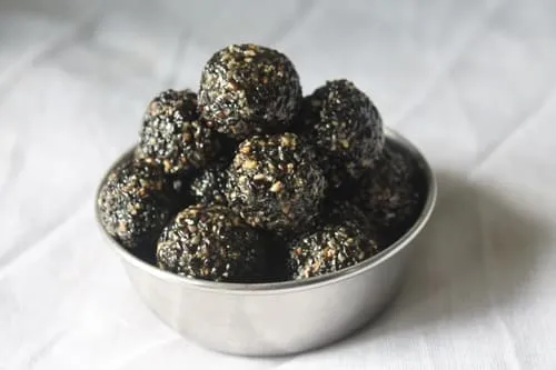 Nalla Nuvvula Kharjuram Laddu