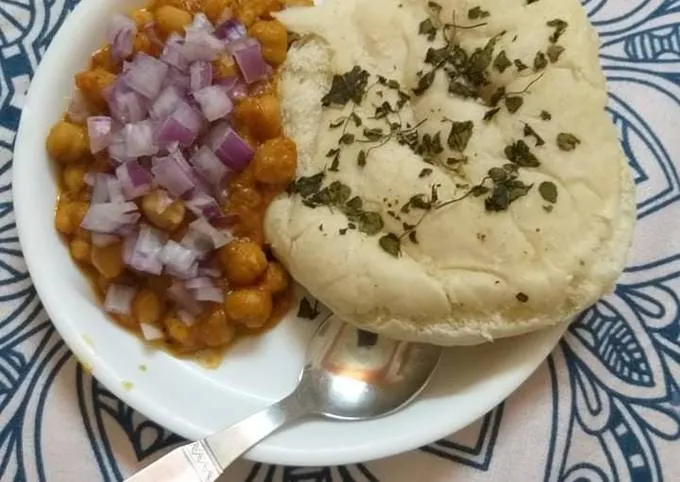Chana Kulcha