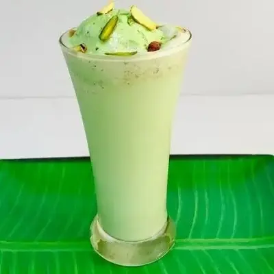 Pista Green Milk Shake