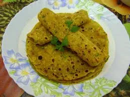 સેવ ભરેલા થેપલા