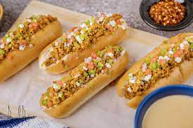 Peri Peri Paneer Hot Dog